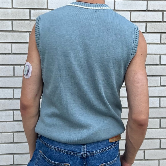 KNIT VEST - Picture 2 of 2